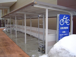【納入事例レポート】あ、ここにも杉田エース！Vol.61秋田県大仙市にオープンしたイオンの大型ショッピングモールにさまざまなエクステリア商品を納入しました。金物以外でもお客様が求めている商品なら何でもご提案する営業がこれからは大切だと思います。