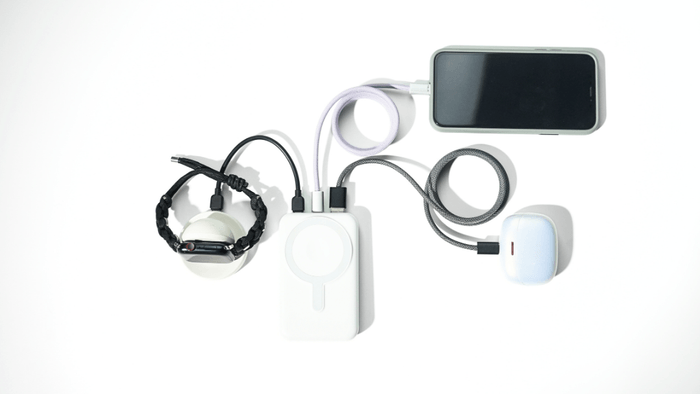 ワイヤレス+ケーブルで4台同時充電