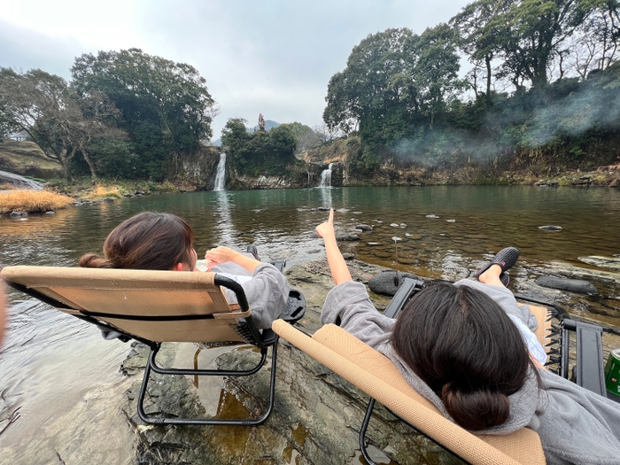 滝を鑑賞しながらの外気浴