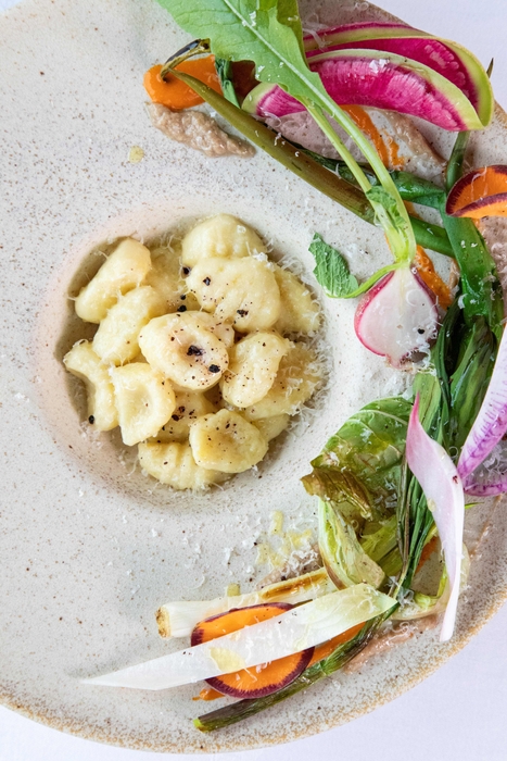 ウルティモ ニョッキとニセコ産野菜