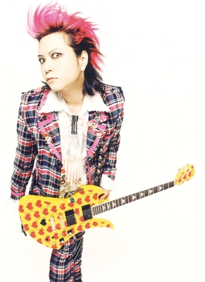 hide (C)HEADWAX ORGANIZATION CO.,LTD. Photo by HIDEO CANNO(CAPS)
