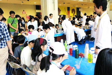 コロナ禍を経て4年ぶりに「第14回 近大科学祭 2023」を開催　小中学生に大人気！科学に触れて楽しく学ぶイベント