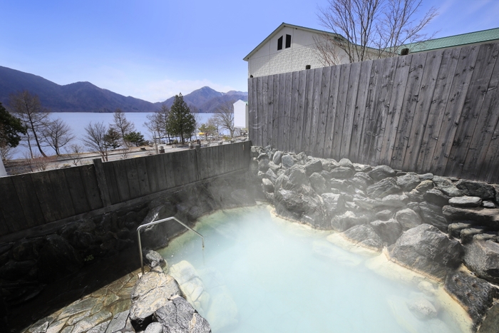 源泉かけ流しの温泉を堪能