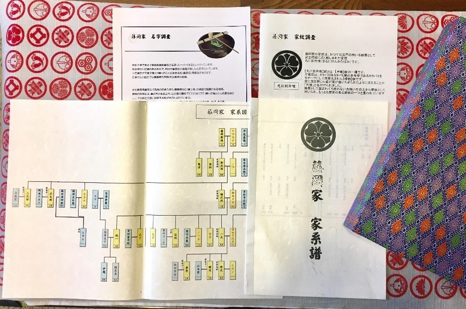 ファミリーツリーだけではわからない
一族というひとつの繋がりの中にいることが実感できる家系図