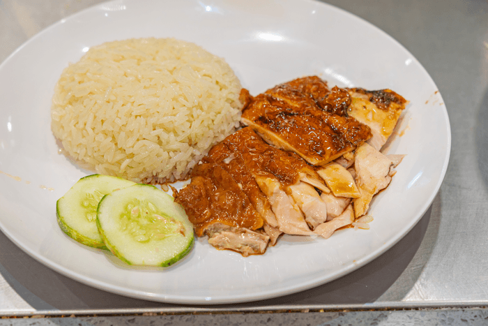 シンガポールの代表料理「チキンライス」