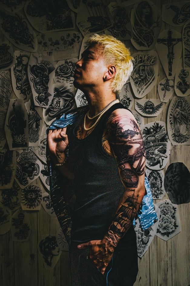 アーティスト写真1