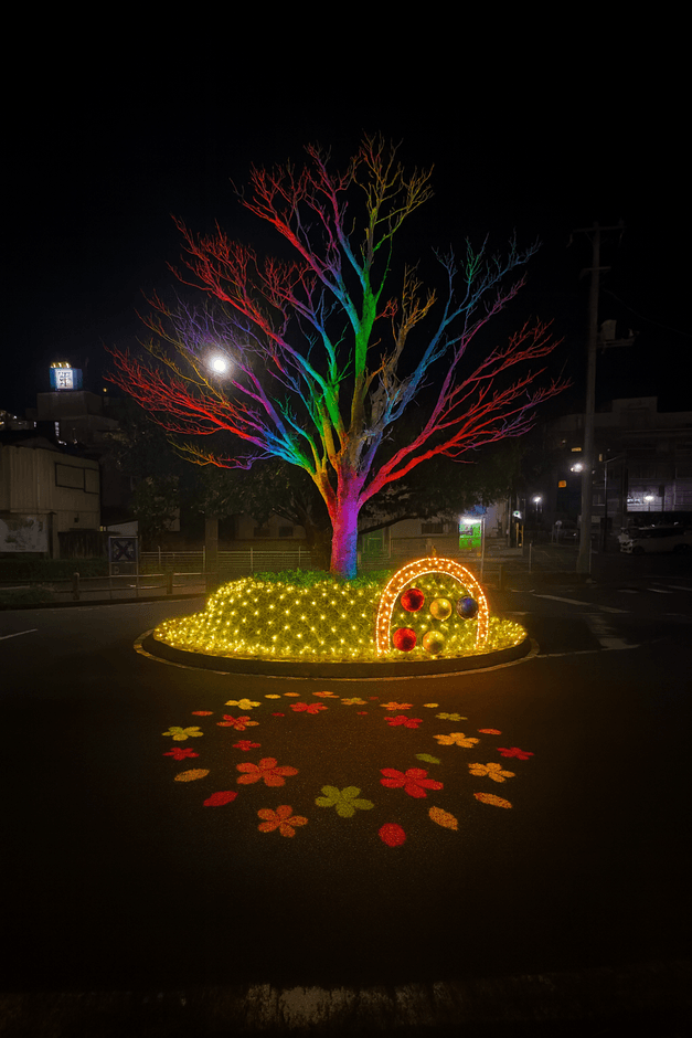 東飯能駅前の桜の木のイルミネーション（イメージ）