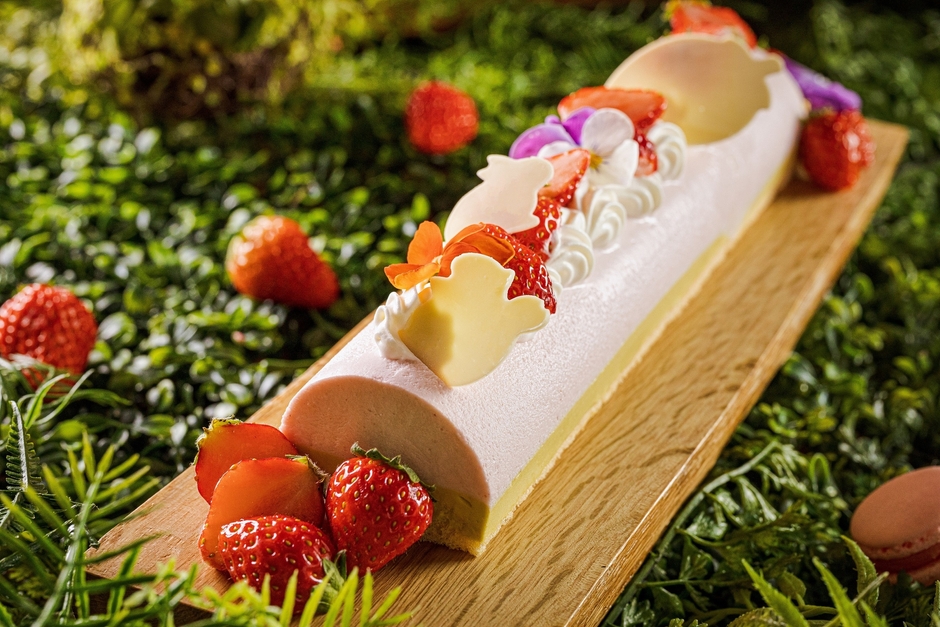 2層になった苺とピスタチオが好相性のムース