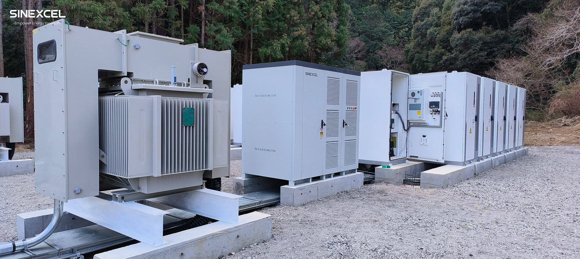 SINEXCEL、日本初の需給調整市場向け案件が稼働 三重県松阪市で2MW/8MWh蓄電所を商用運用
