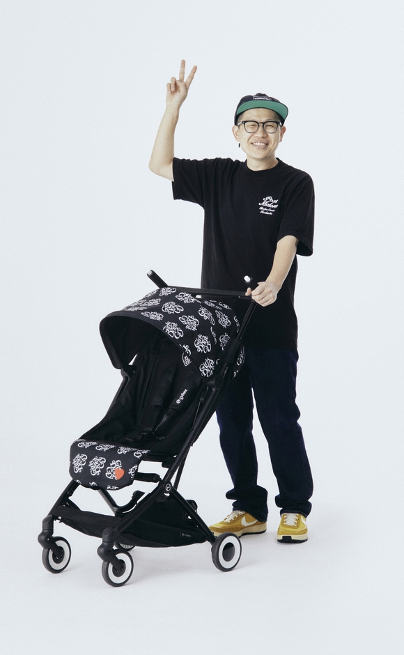 CYBEX × Girls Don