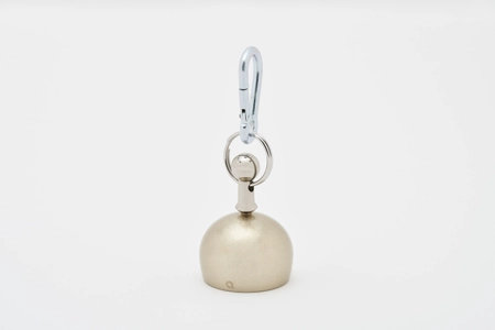 仏具の街、高岡から「おりん」でつくった熊鈴を発売　 歩くと響く「1／fのゆらぎ」の心地よい音色