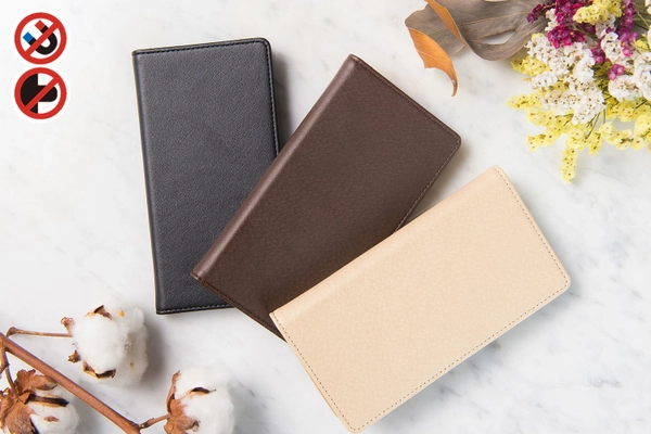 マグネット・ベルトなし、抗菌合皮のスマートフォンケース 「Stick Case」がスマホカバー専門店 Angler's Caseより発売