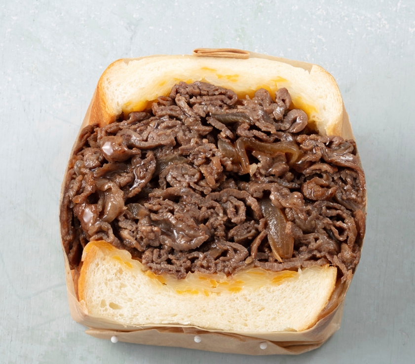 COFFEE AND TOAST【“ぎゅうぎゅう”肉だくサンド】