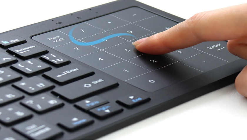 iPadがノートPCに大化け!?マウス不要・テンキー搭載の「究極オールインワンキーボード」発売。