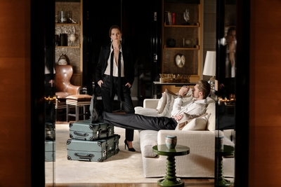No Time To Dieコレクション Photographed by Greg Williams at The Rosewood Hotel