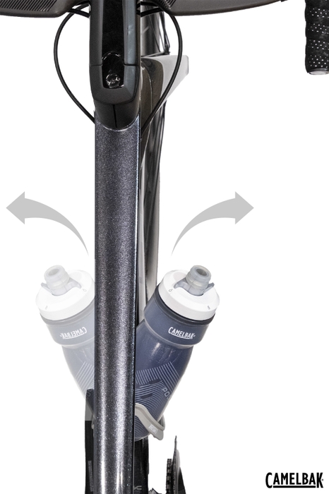 ななめに抜き差しが可能