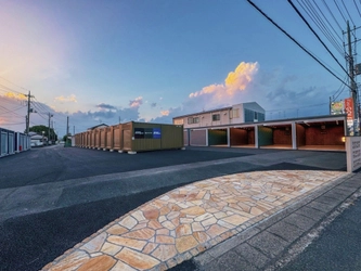 【月極レンタルガレージ】
CASTRA・館林市諏訪町が仕様追加！
CASTRAは趣味のサンクチュアリへと誘う
愛車の為のスイートルーム！