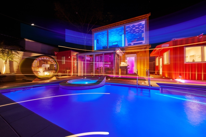 THE BOXY AWAJI 外観