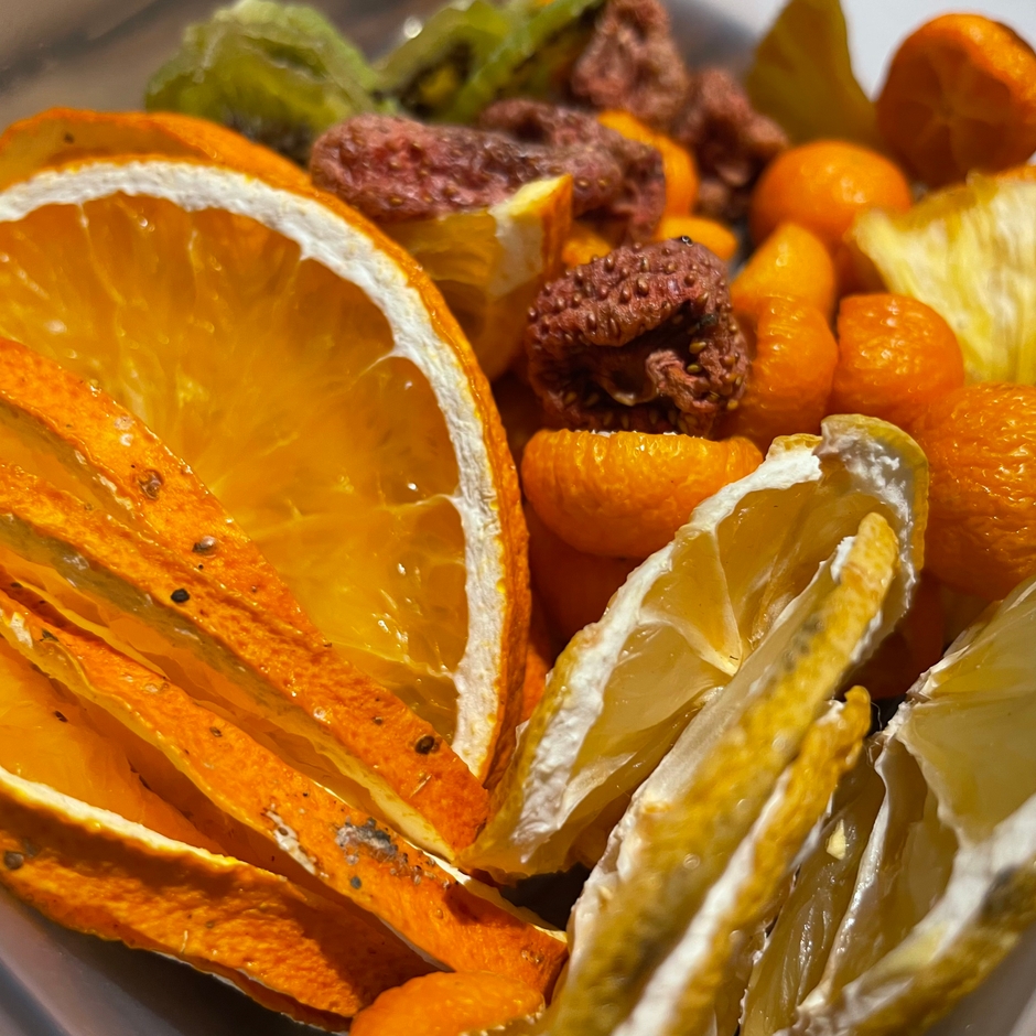 半生に仕上げた自家製ドライフルーツ