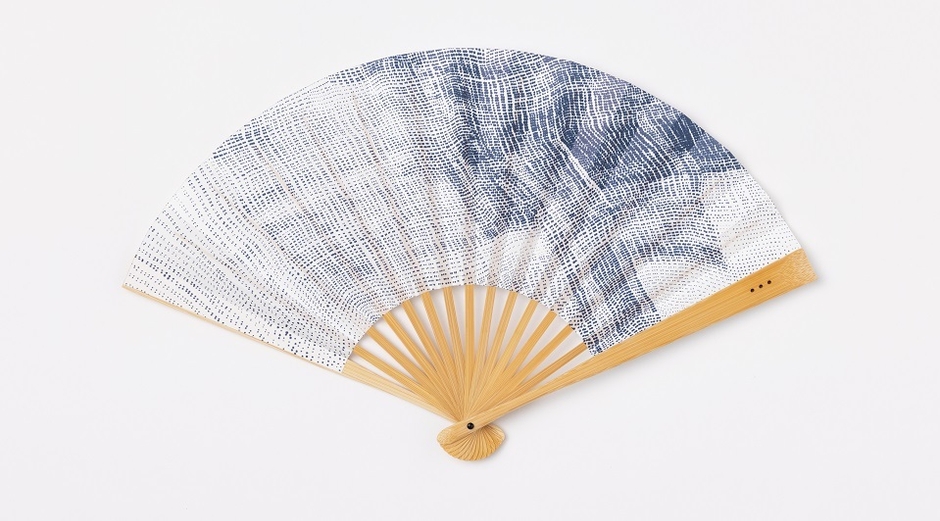 京扇子DOT：ゆい(紺)4,455円(税込)