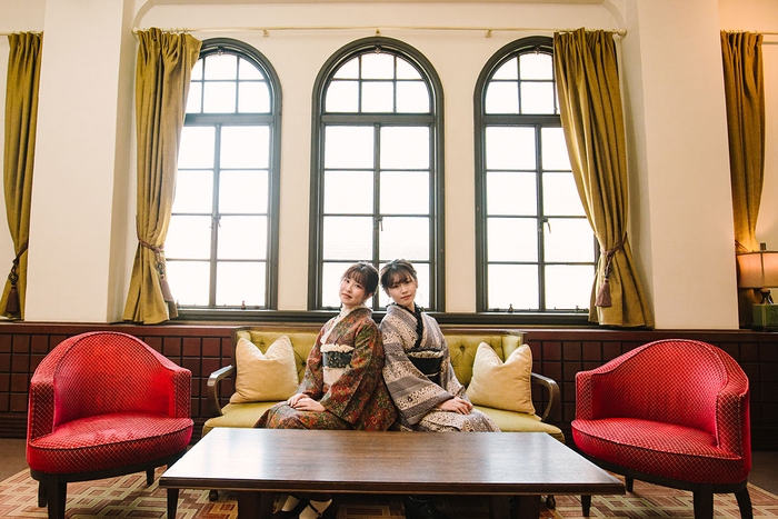 夢館 五条店 観光着物レンタル 3,080円/人 ヘアセット(8パターンからの選択)1,650円/人 レース衿・レース帯揚げ・飾り紐:別途オプション価格