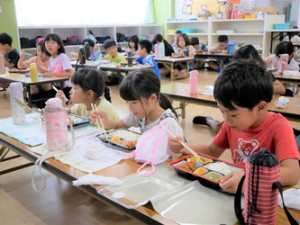 保護者の負担軽減のための夏休み昼食提供