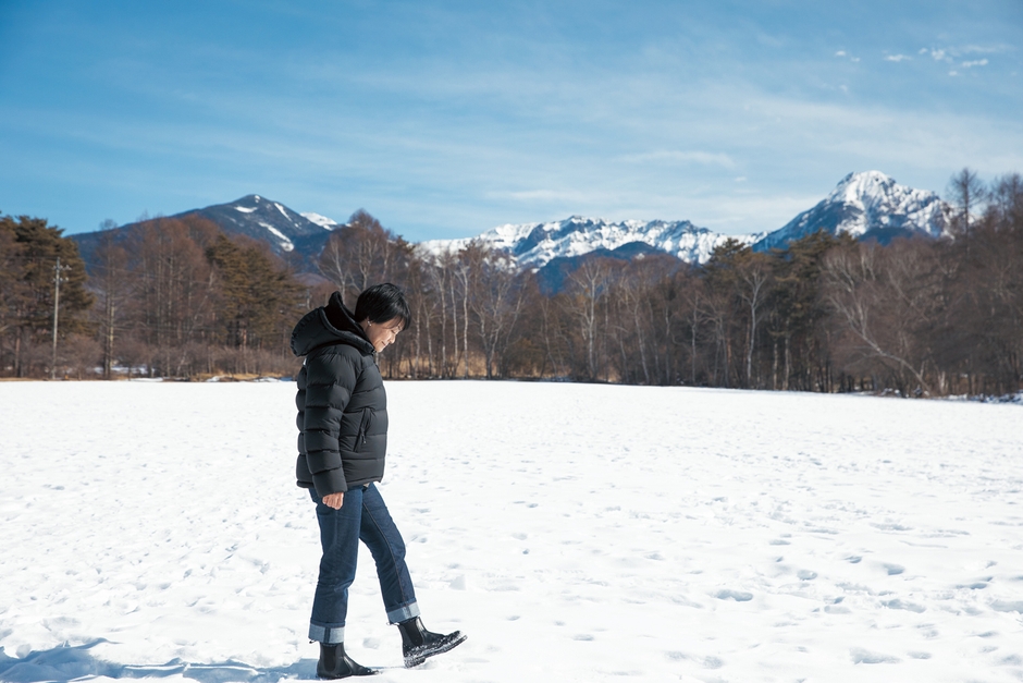 冬のよく晴れた日、八ヶ岳の峰々が美しく浮かび上がります。