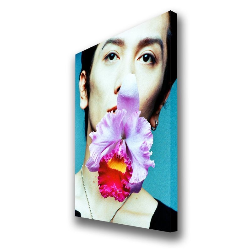 写真集『みつめあう2人』特製ケースイメージ。サイズは驚きの縦60cm×横45cm(新聞サイズ)