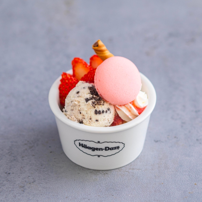 【予約限定】ハーゲンダッツ クッキー&クリームといちごのトライフル