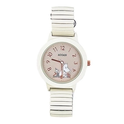 ムーミンの腕時計をつけて大人かわいさアップ。ジャバラベルトに落ち着いたカラーがおしゃれすぎるんです。