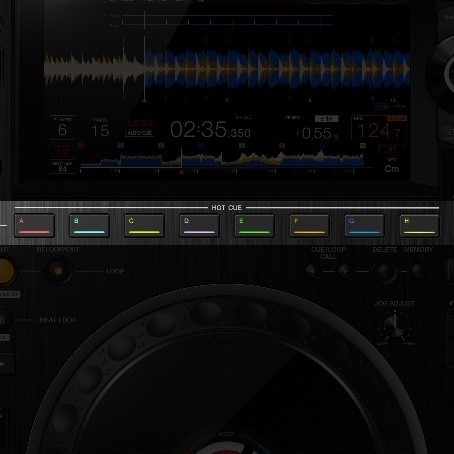 8つのHOT CUEボタン