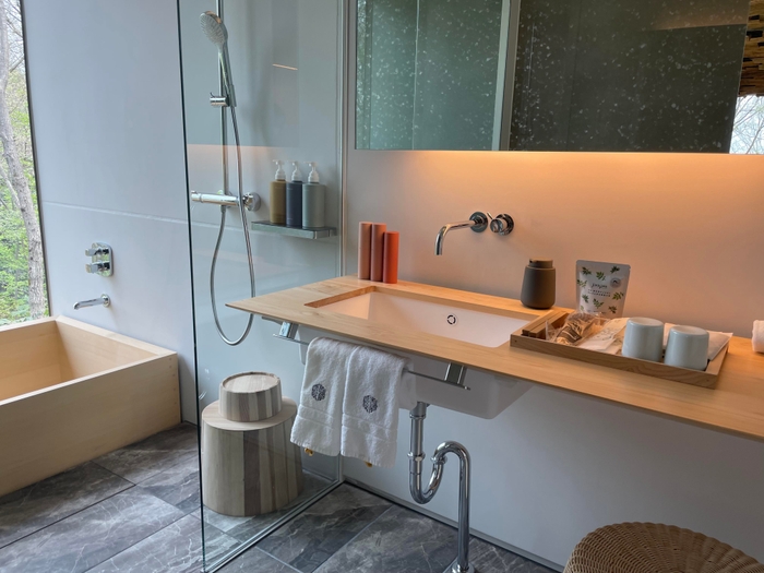 スノーピーク「フィールドスイートスパ ヘッドクォーターズ」宿泊棟(2)