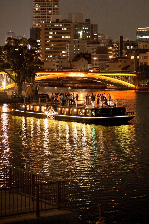 クルーズ船「ひまわり」