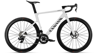 エンデュレース CF SLX 7 AXS 平均重量8.4kg 679,000円(税込)