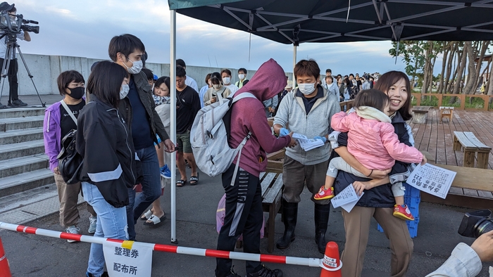 整理券は6時から配布いたします