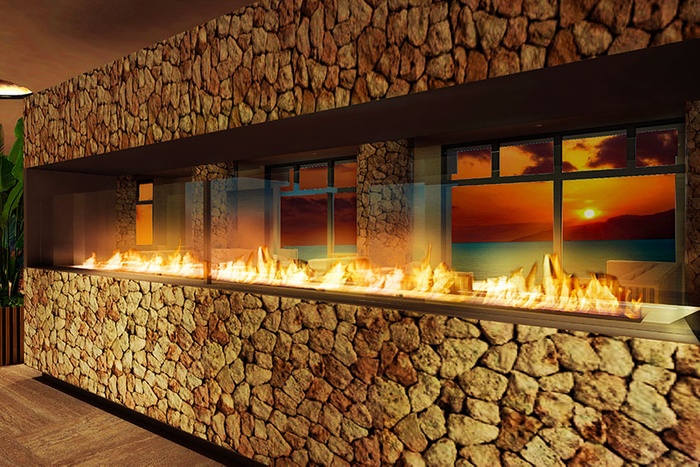 ロビーに設置された暖炉に火が灯る夕方には全く異なる雰囲気をお楽しみください