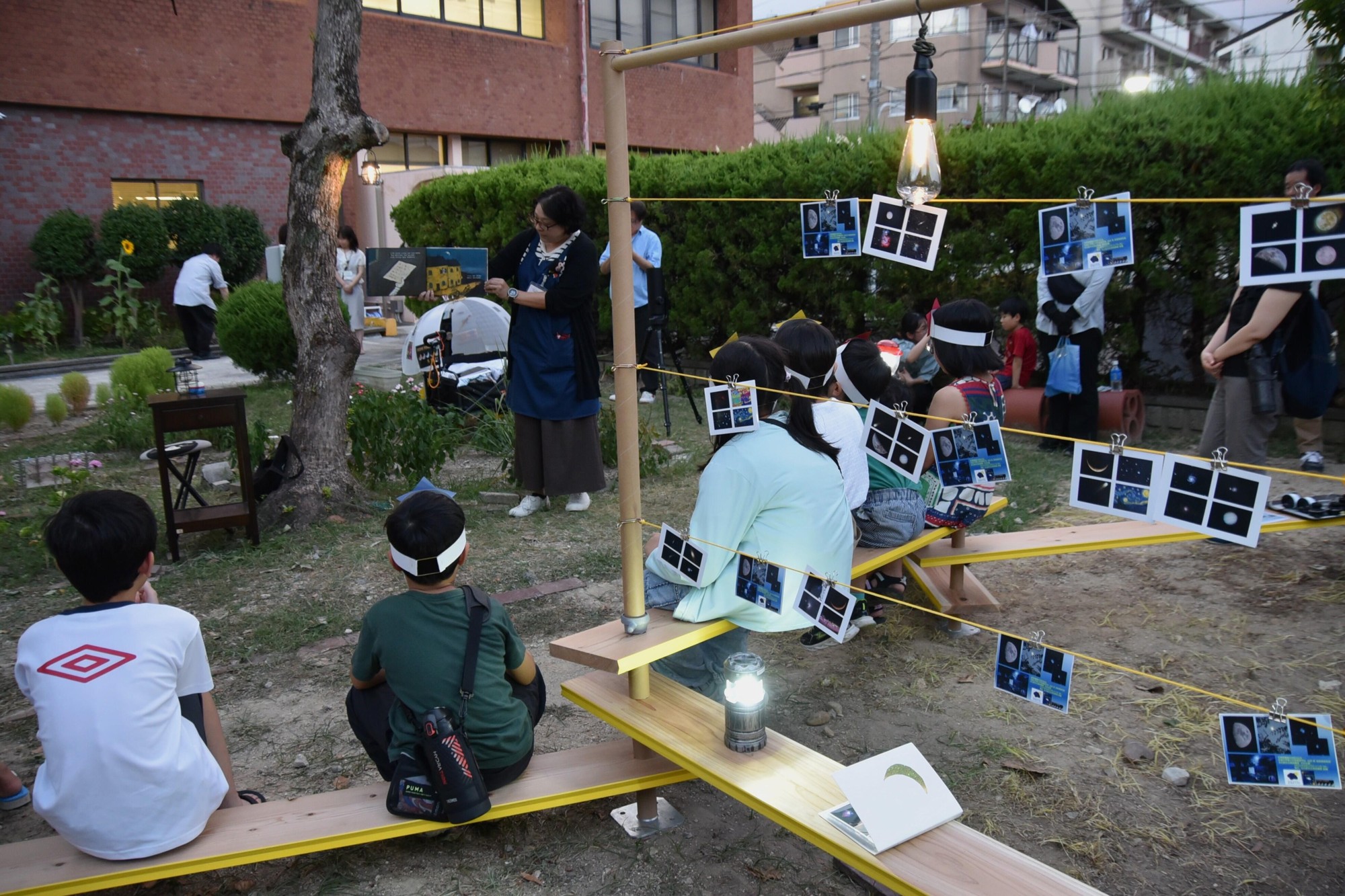 【名城大学】建築学科の谷田研究室が製作・施工したバランス・ファニチャを活用して名東図書館で「星と絵本と天文台」を開催