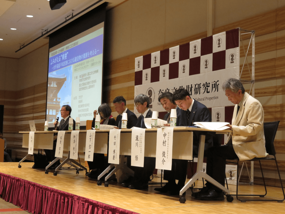 パネルディスカッションの様子 （左から本中所長、稲葉先生、栁澤所長、山下様、竹田様、瀧川様、中村様）