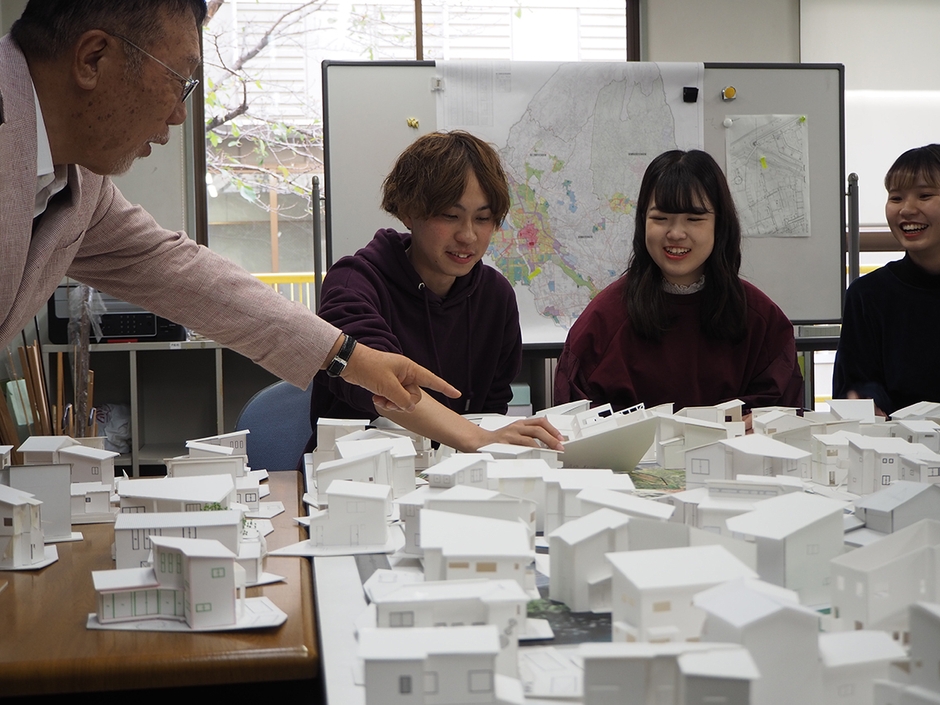 基本設計プレゼンの様子03