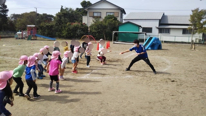 「手裏剣シュッ」でジャンプ！(3～5歳の運動あそび教室)