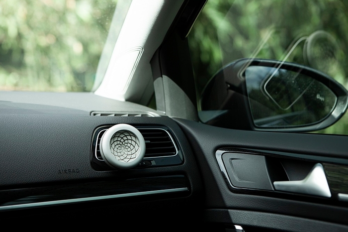 TO GO エアコンルーバーへの取付 2