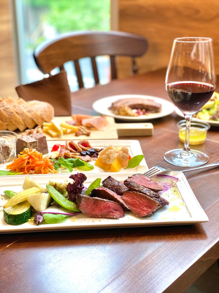 お好みのワインと鹿肉料理を合わせてみては？