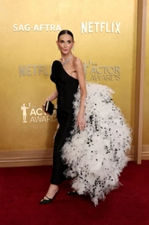 「第32回アクター賞(旧：SAG賞)」にデミ・ムーアが ハリー・ウィンストンのジュエリーを着用し登場