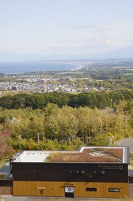 北海道網走国定公園・天都山に新設した酒蔵「北緯44度」