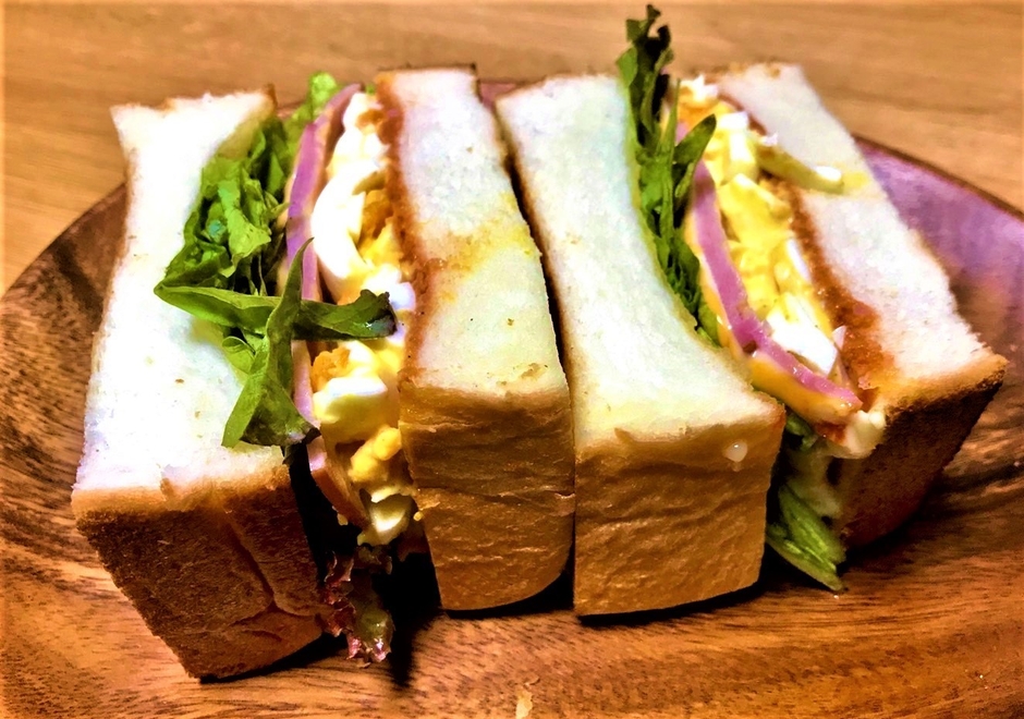 ハムとたまごとチーズのHECファットサンド