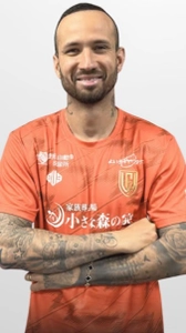 ブラジルの強豪チームや、Jリーグのサンフレッチェ広島などで活躍してきたストライカー、レアンドロ・ペレイラ選手(FC GRASION東葛)の独占インタビュー記事公開！