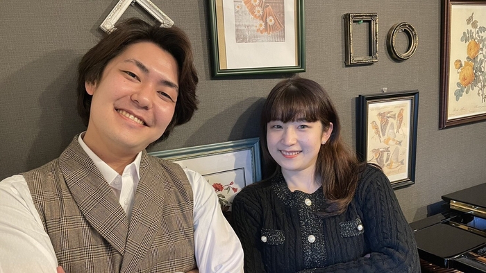 プロの音楽家がレッスンを担当(左:講師のギャリー、右:ピアノのかずねおねえさん)