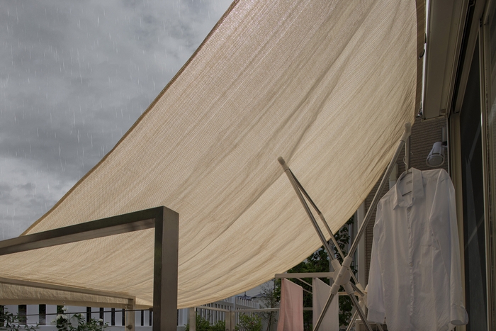 雨よけシェード雨天時使用イメージ