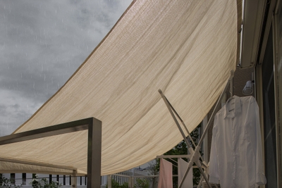 雨よけシェード雨天時使用イメージ