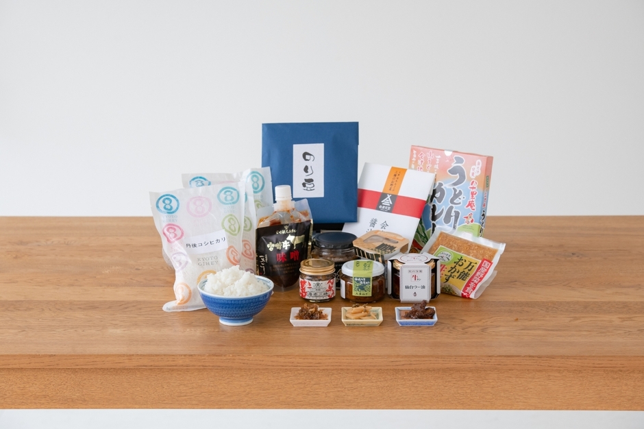 毎月いろいろなセットが届きます(お米とご飯のおとも)